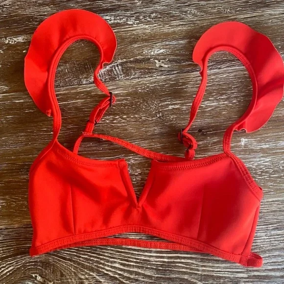 Kendall and Kylie bikini from revolve - Picture 3 of 5